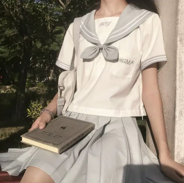 修业魔女璐璐萌 海报
