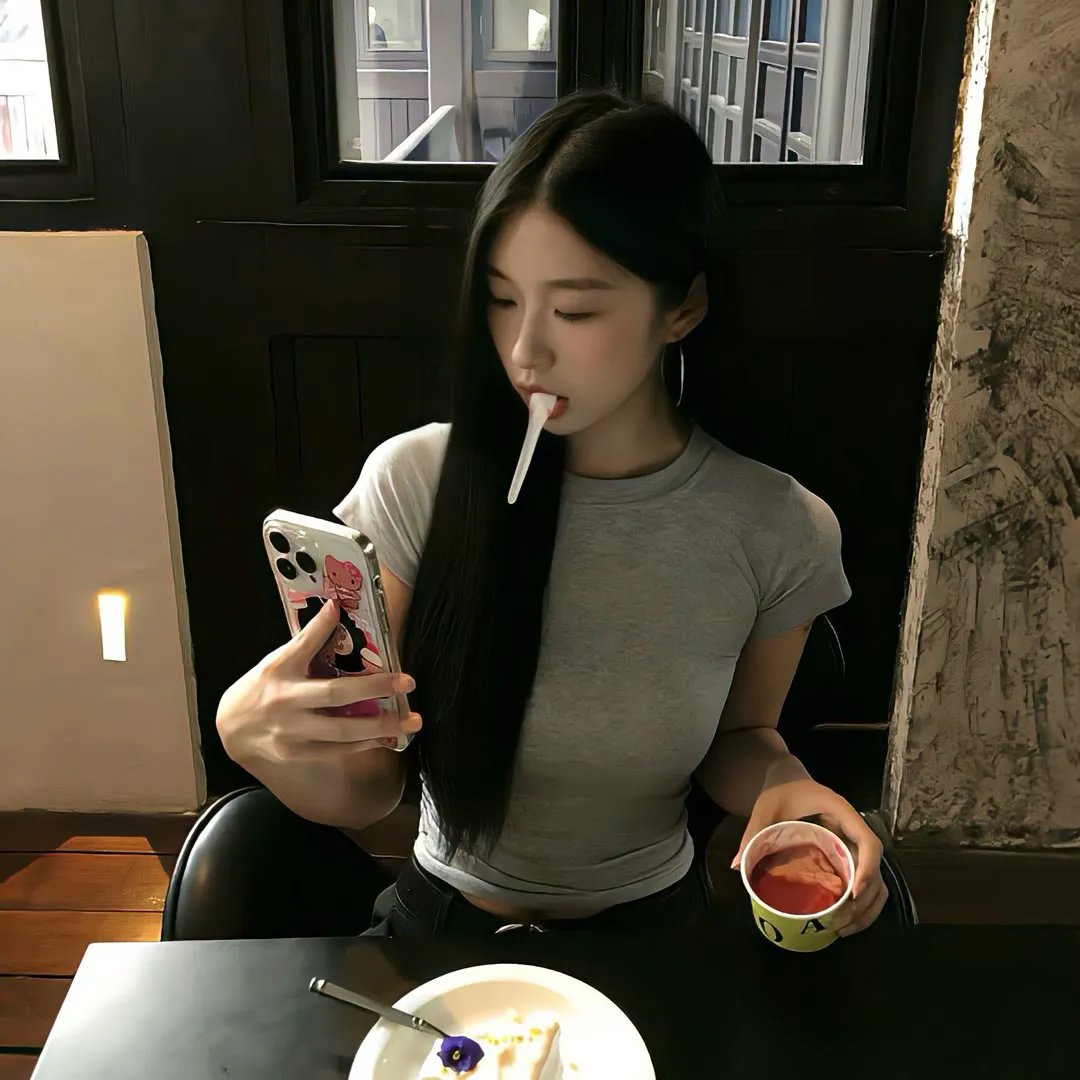 夜空总有最大密度的蓝色 海报